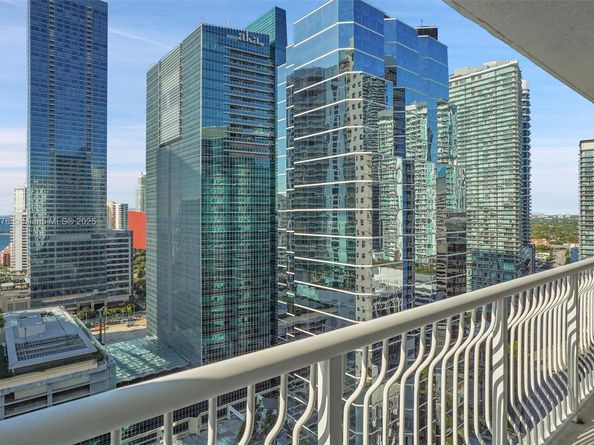 1200 Brickell Bay Dr 2821, Miami FL 33131