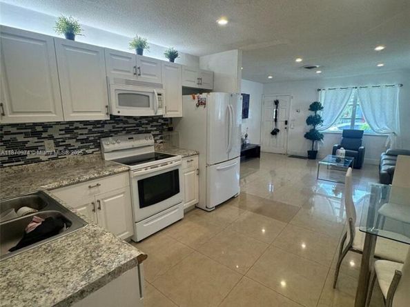 4808 NW 27th Ter, Tamarac FL 33309