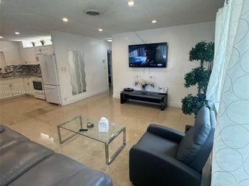 4808 NW 27th Ter
