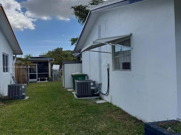 4808 NW 27th Ter, Tamarac FL 33309