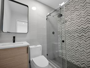 570 NW 48th St, Miami FL 33127