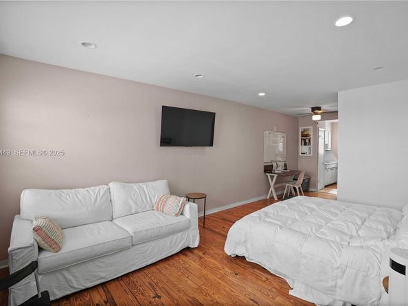 200 76th St 56, Miami Beach FL 33141