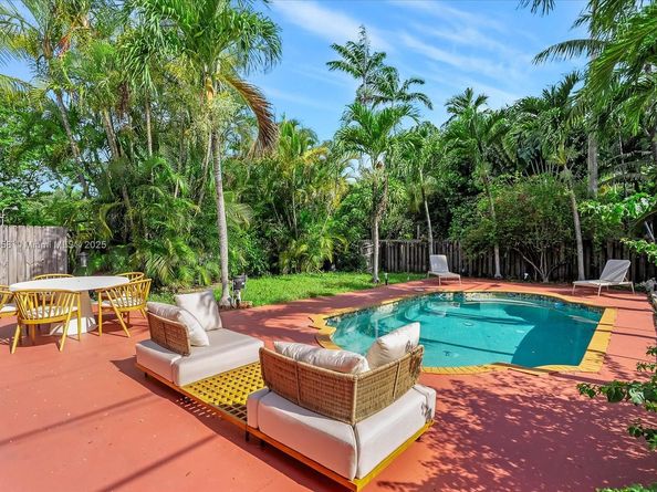25 NW 95th St, Miami Shores FL 33150