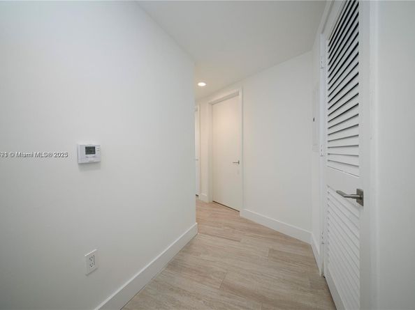 121 NE 34th St 1009, Miami FL 33137