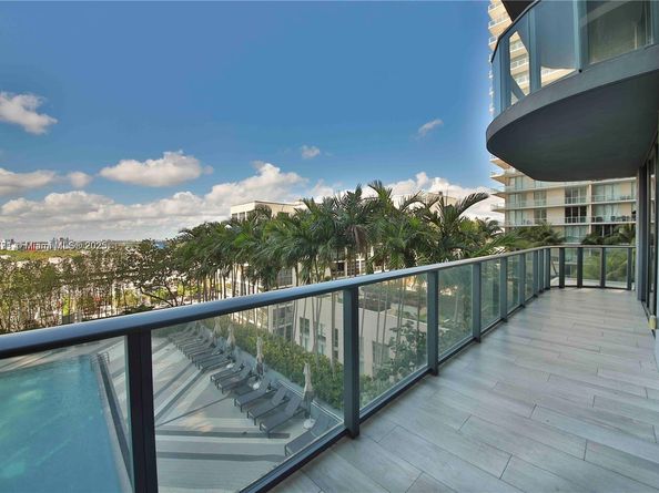 121 NE 34th St 1009, Miami FL 33137