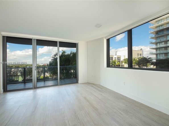 121 NE 34th St 1009, Miami FL 33137