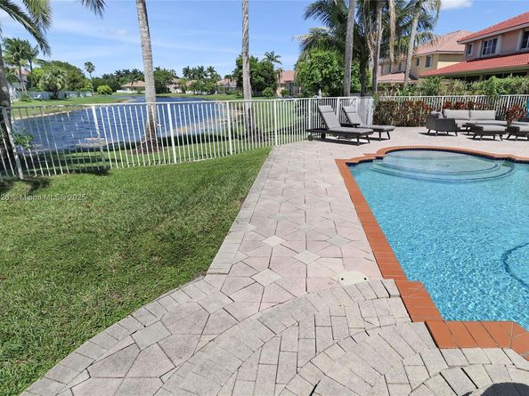Undisclosed Address #A11861426, Weston FL 33327