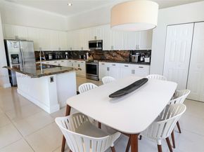 Undisclosed Address #A11861426, Weston FL 33327