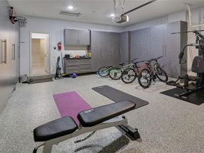 Undisclosed Address #A11861426, Weston FL 33327