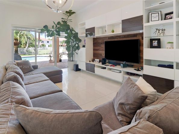 Undisclosed Address #A11861426, Weston FL 33327