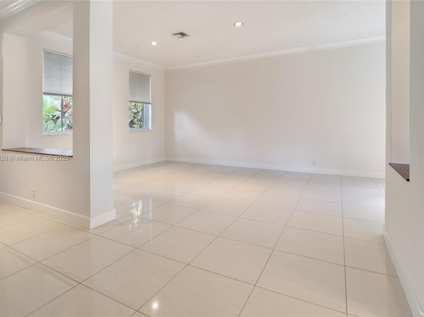 Undisclosed Address #A11861426, Weston FL 33327