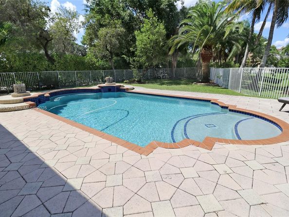 Undisclosed Address #A11861426, Weston FL 33327
