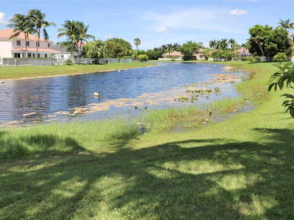 Undisclosed Address #A11861426, Weston FL 33327