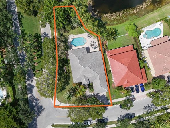 Undisclosed Address #A11861426, Weston FL 33327
