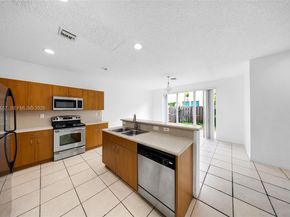 951 NE 42nd Ter, Homestead FL 33033