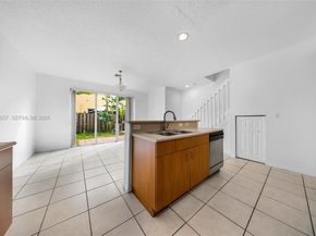 951 NE 42nd Ter, Homestead FL 33033