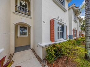 951 NE 42nd Ter, Homestead FL 33033