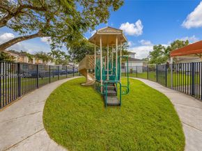 951 NE 42nd Ter, Homestead FL 33033