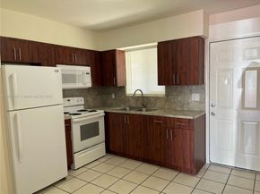 1709 NW 22nd Ct, Miami FL 33125