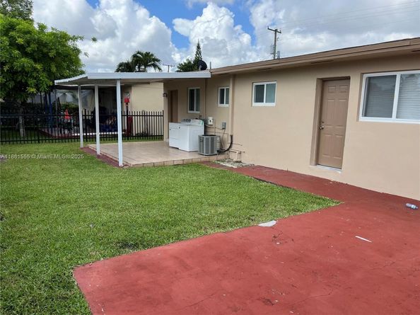 1709 NW 22nd Ct, Miami FL 33125