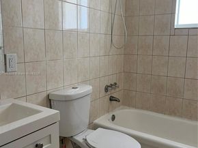 1709 NW 22nd Ct, Miami FL 33125