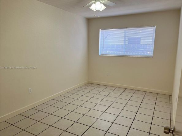 1709 NW 22nd Ct, Miami FL 33125