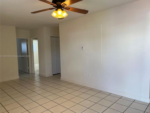 1709 NW 22nd Ct, Miami FL 33125