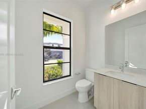 1427 SW 23rd St, Fort Lauderdale FL 33315