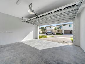 1427 SW 23rd St, Fort Lauderdale FL 33315