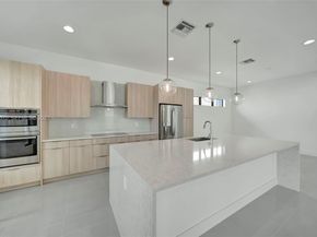 1427 SW 23rd St, Fort Lauderdale FL 33315