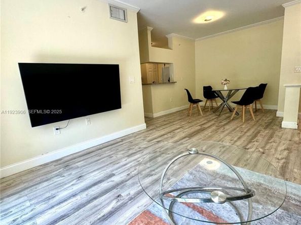 17150 N Bay Rd 2419, Sunny Isles Beach FL 33160