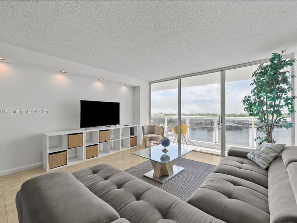 20515 E Country Club Dr 746, Aventura FL 33180