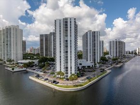 20515 E Country Club Dr 746, Aventura FL 33180