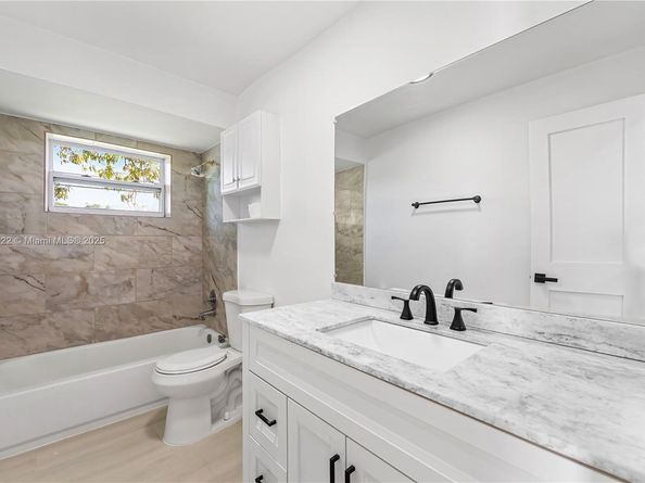 2600 NW 68th Way, Sunrise FL 33313