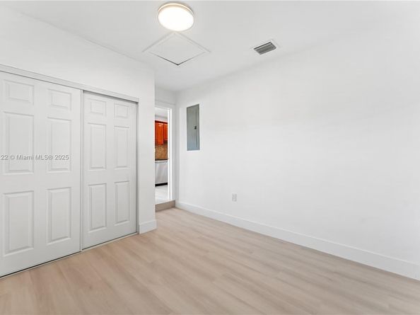 2600 NW 68th Way, Sunrise FL 33313
