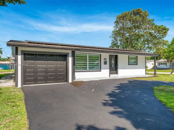 2600 NW 68th Way, Sunrise FL 33313
