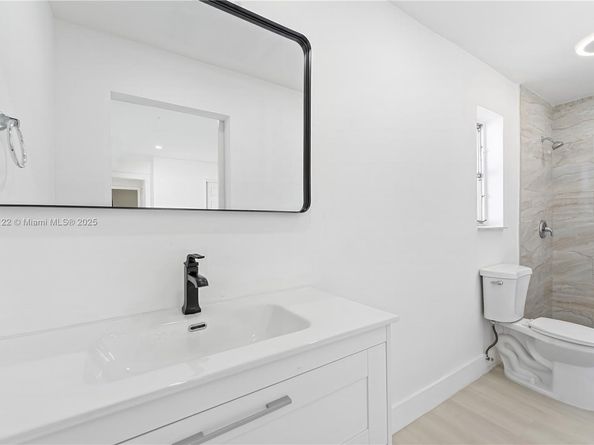2600 NW 68th Way, Sunrise FL 33313