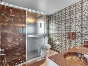 16623 Waters Edge Dr, Weston FL 33326