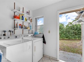 16623 Waters Edge Dr, Weston FL 33326