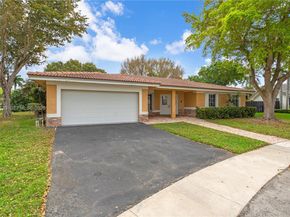 16623 Waters Edge Dr, Weston FL 33326