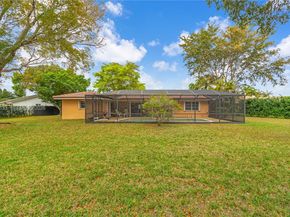 16623 Waters Edge Dr, Weston FL 33326