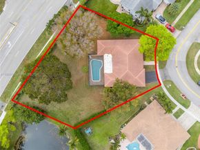 16623 Waters Edge Dr, Weston FL 33326
