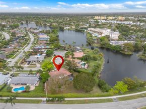 16623 Waters Edge Dr, Weston FL 33326
