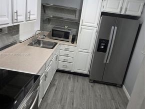 8065 SW 107th Ave 202, Miami FL 33173