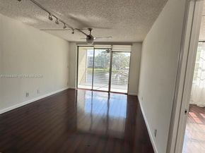 9330 Lagoon Pl 201, Davie FL 33324