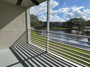 9330 Lagoon Pl 201, Davie FL 33324