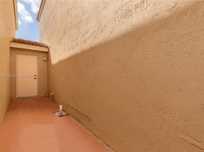 16323 SW 97th St, Miami FL 33196