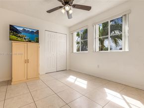 16323 SW 97th St, Miami FL 33196