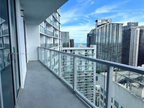 185 SW 7th St 3704, Miami FL 33130