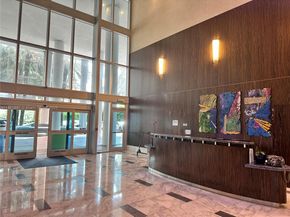 185 SW 7th St 3704, Miami FL 33130